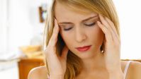 Почему болит голова и как избавиться от мигрени